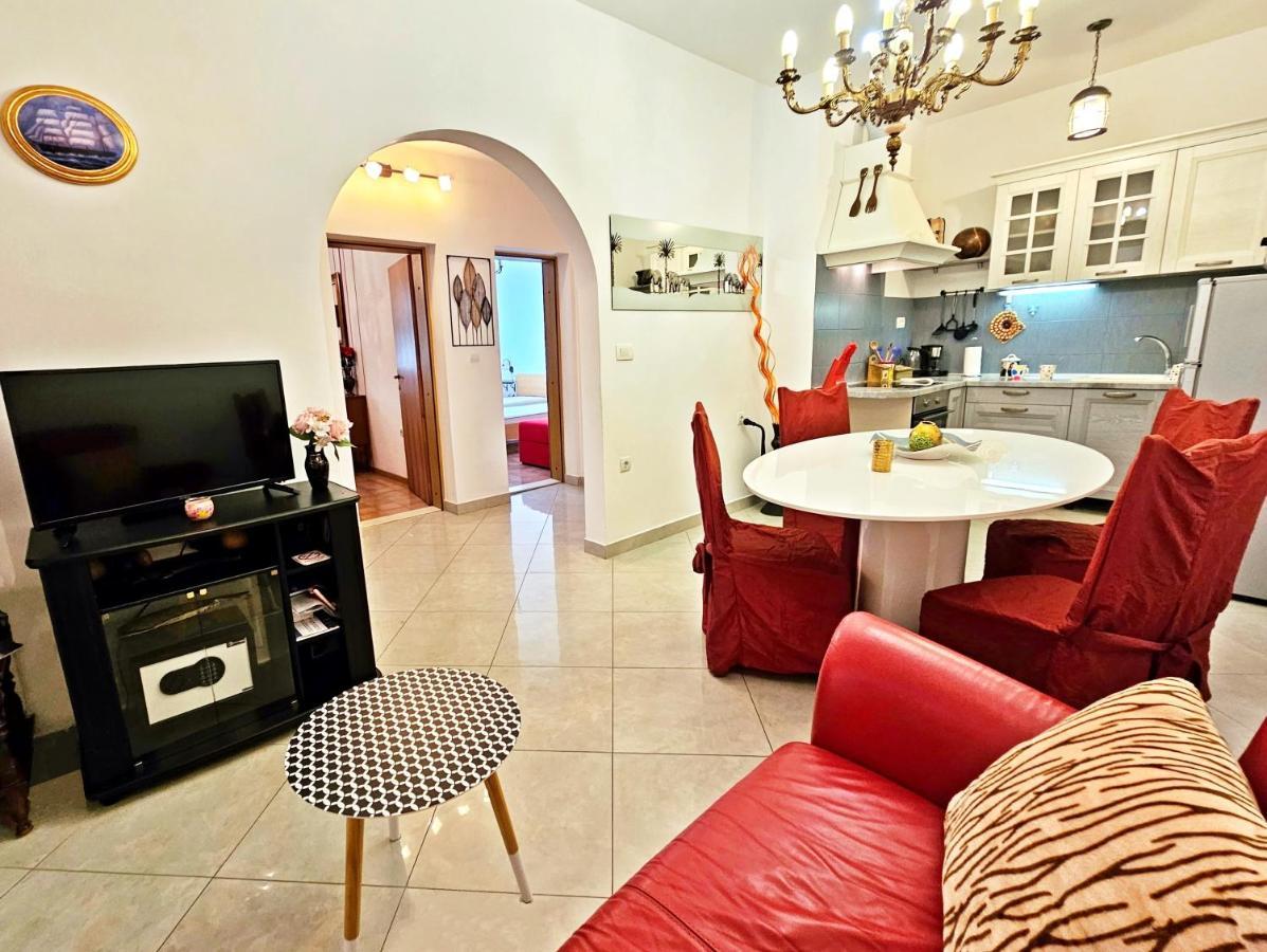 Apartments Tempera By The Beach Spalato Esterno foto