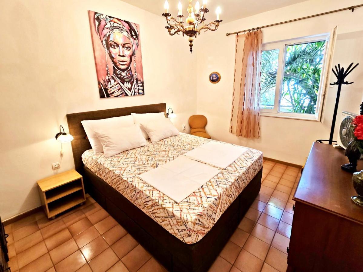 Apartments Tempera By The Beach Spalato Esterno foto
