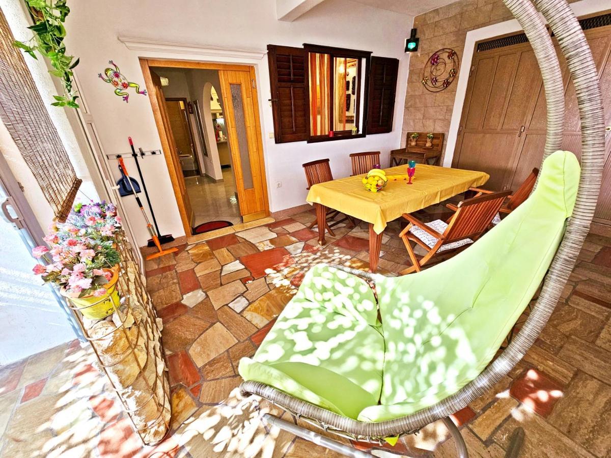 Apartments Tempera By The Beach Spalato Esterno foto